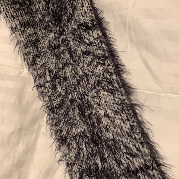 Love & Liberty Cropped Knit Sweater - Picture 4 of 4